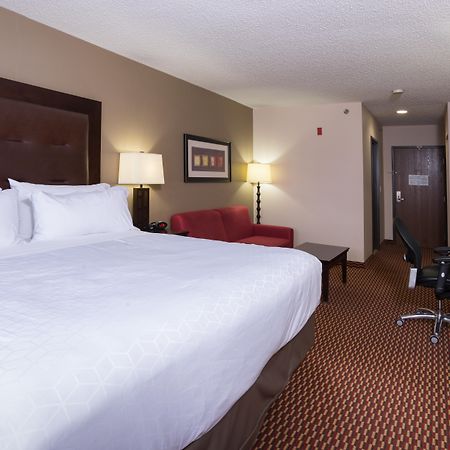 Holiday Inn Express Hartford-Newington By Ihg Buitenkant foto