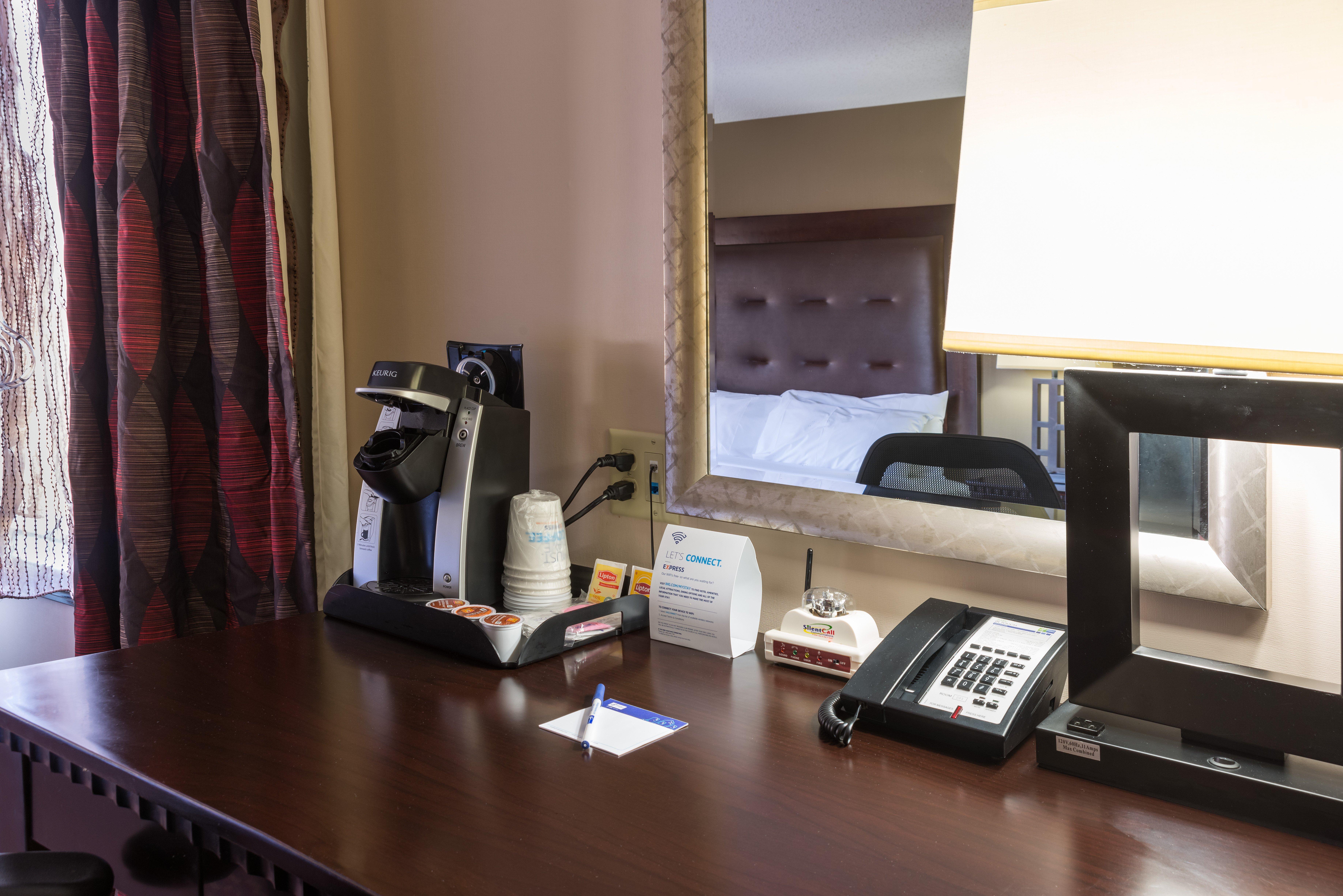 Holiday Inn Express Hartford-Newington By Ihg Buitenkant foto