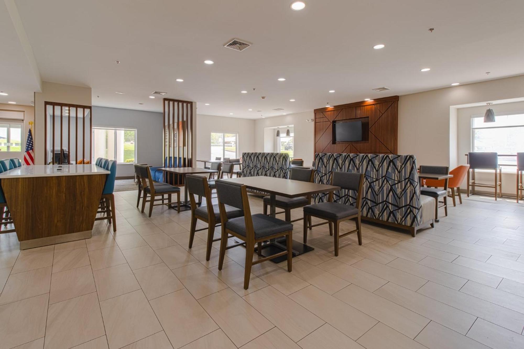 Holiday Inn Express Hartford-Newington By Ihg Buitenkant foto