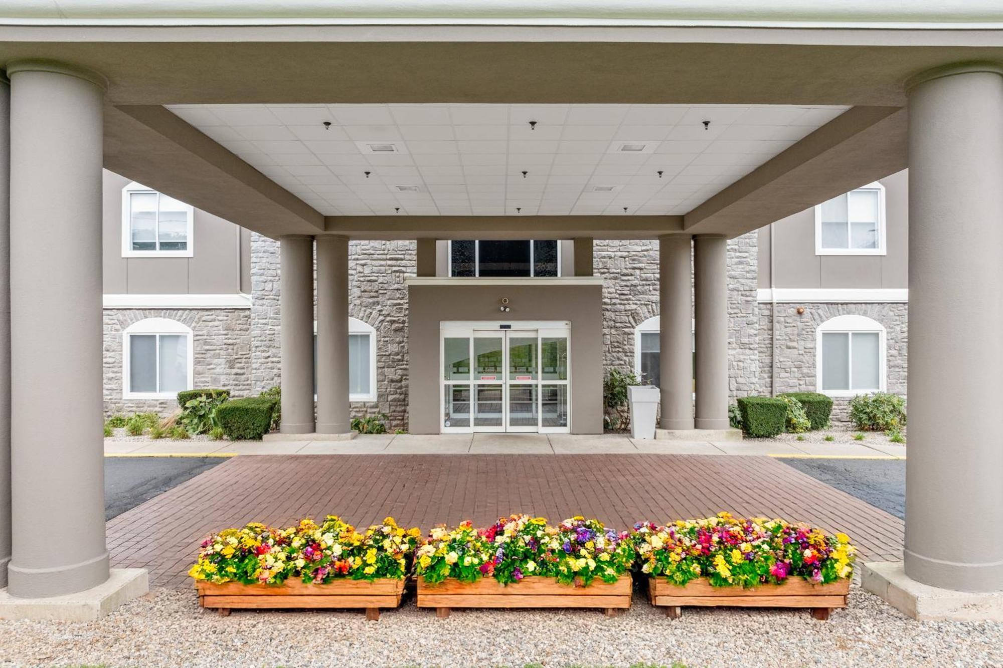 Holiday Inn Express Hartford-Newington By Ihg Buitenkant foto