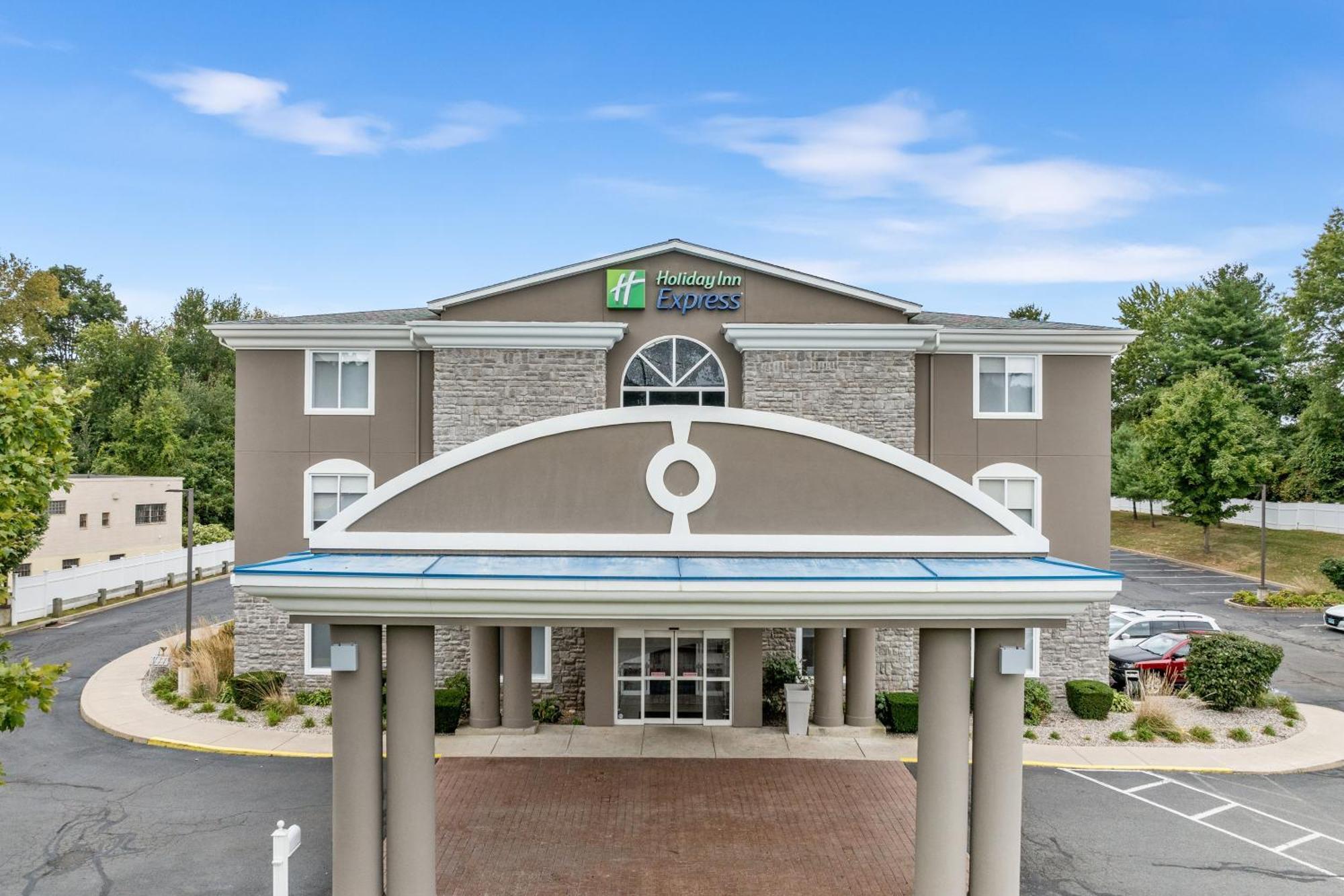 Holiday Inn Express Hartford-Newington By Ihg Buitenkant foto