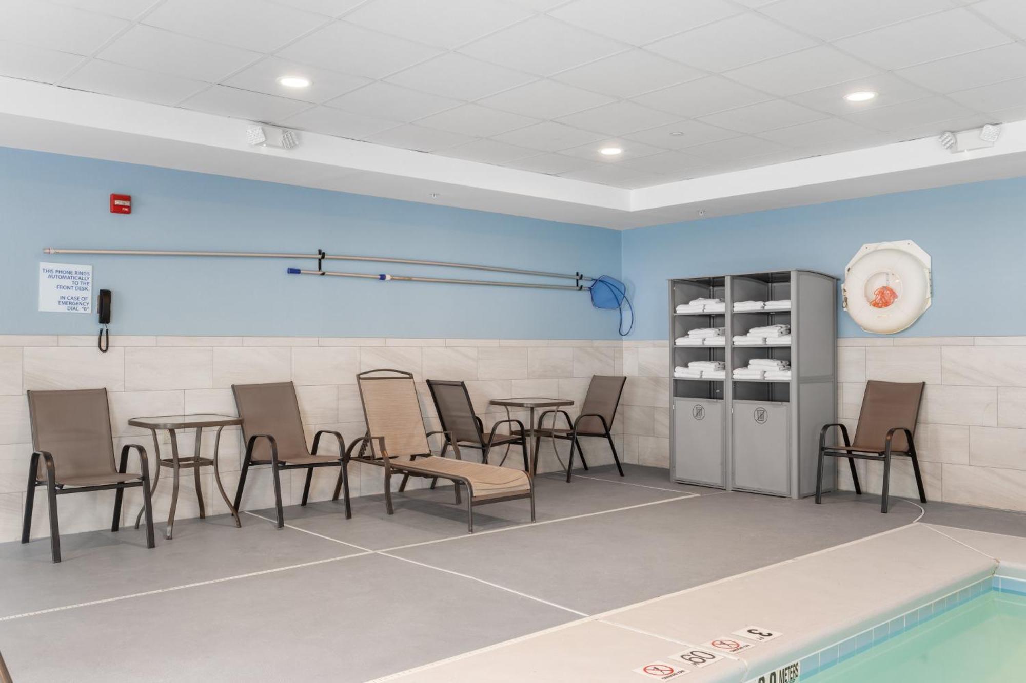 Holiday Inn Express Hartford-Newington By Ihg Buitenkant foto