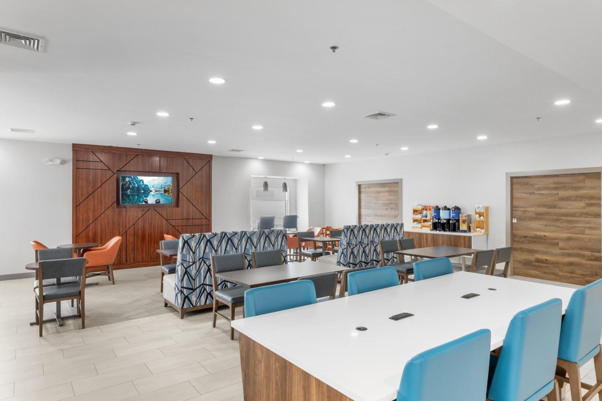 Holiday Inn Express Hartford-Newington By Ihg Buitenkant foto
